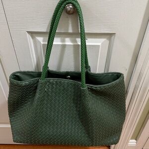Elegant Green Woven Tote Bag